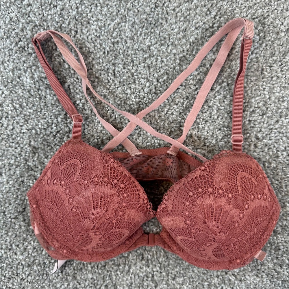 Victoria's Secret Front Close Lace Push Up Bra 32B Rose Strappy Back Underwire